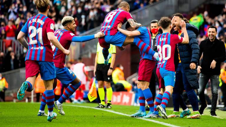 Barcelona logró un triunfo importante ante Atlético de Madrid que lo catapultó a los primeros lugares en España.