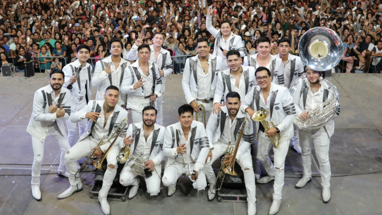 Banda Los Recoditos sufre intento de asalto cuando se dirigía la Ciudad de México.