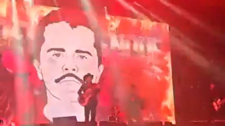 La agrupación “Los Alegres del Barranco” proyectaron imagenes de “El Mencho” en conciertos en Guadalajara y Uruapan.