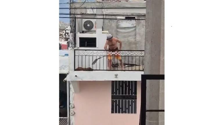 Un hombre fue detenido acusado de maltrato animal, en el fraccionamiento Misiones, en Mazatlán.