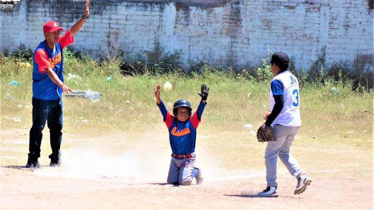 Azteca Azul logra contundente victoria.