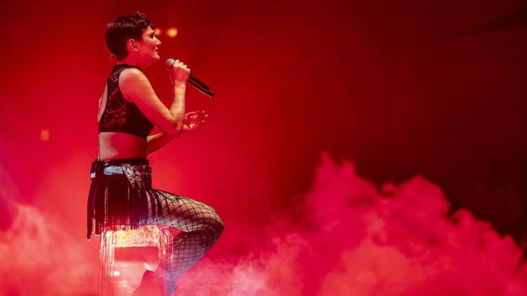 El show musical protagonizado por la talentosa cantante española Robin Torres.