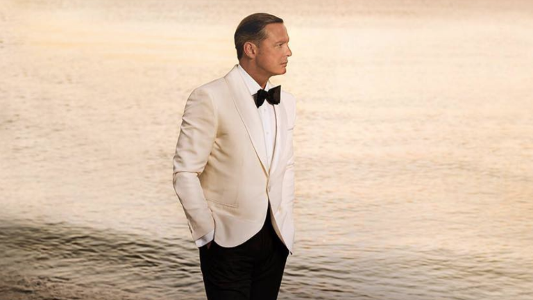 Luis Miguel revela las fechas de preventa de los boletos para México.