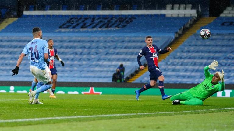 Riyad Mahrez anotó los dos goles del Manchester City.