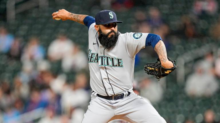 Sergio Romo ya es un pítcher de 800 apariciones en las Grandes Ligas.
