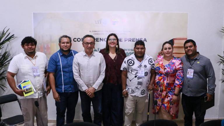 Autoridades y organizadores anuncian el programa de la Feria del Libro.