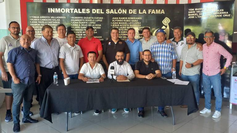 En rueda de prensa se dan detalles de la convocatoria.