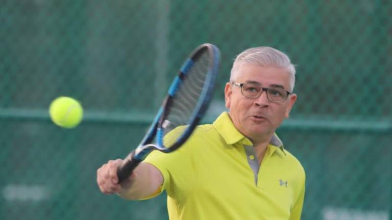Roy Castro gana con contundencia.