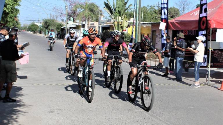 Rodrigo Romero (izq.) se lleva la categoría Elite.