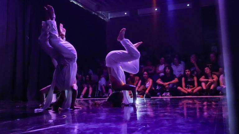 Generación 24 de la Escuela Profesional de Danza de Mazatlán presentó ‘Abismos’.