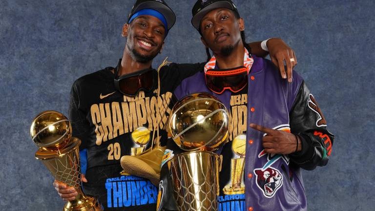 Hay muchas similitudes del actual campeón con el equipo leyenda de Stephen Curry.