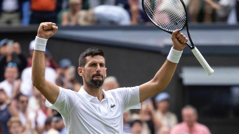 Novak Djokovic superó a Alex de Miñaur para colocarse por décimosexta vez a los cuartos de final en Wimbledon.