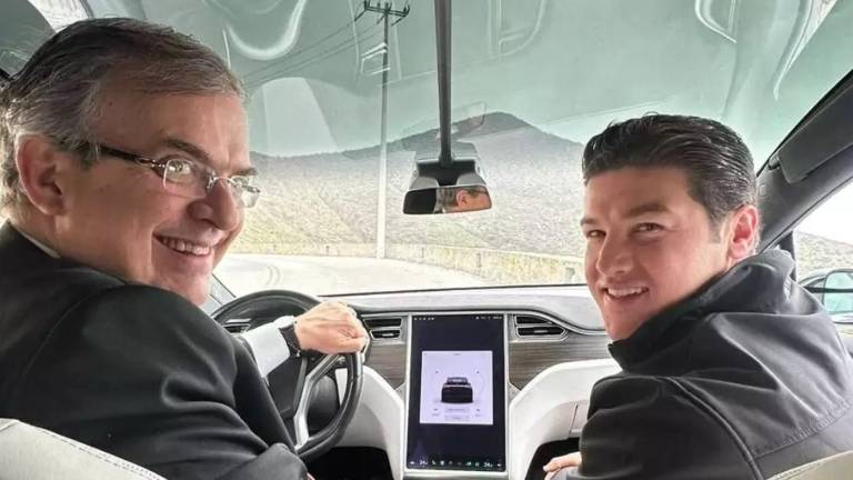 Marcelo Ebrard junto a Samuel García cuando era funcionario del Gobierno federal.