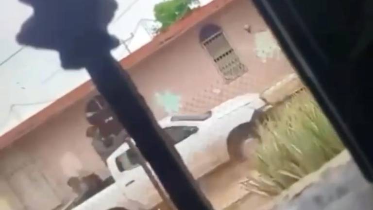 Videos difundidos en redes muestran vehículos con civiles armados presuntamente circulando por El Limón de los Ramos.