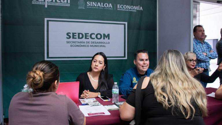 Emprendedores accedieron a programas de crédito y asesoría durante la feria +Capital, organizada por el Gobierno del Estado y el Ayuntamiento de Culiacán.