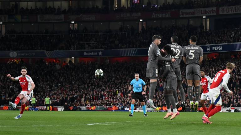 Declan Rice anotó par de goles desde el cobro de tiro libre ante el Real Madrid.