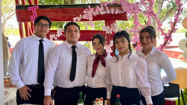 Felipe Valdés, Juan Pablo Guerra, Yocie Rivera, Danna Rendón y Shirell Bonilla.