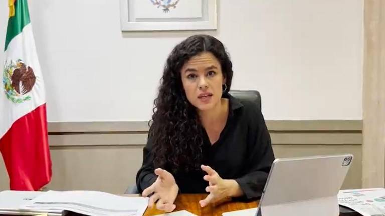 La Secretaria de Gobernación Luisa María Alcalde Luján explica la composición de la base de datos de desaparecidos.