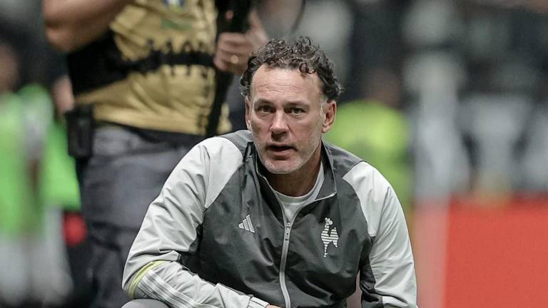 Gabriel Milito está a una firma de dirigir a Chivas.