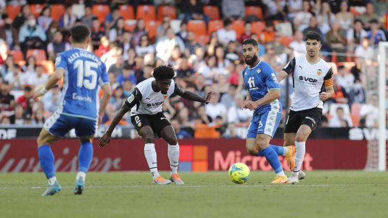 El Betis se mantuvo en la pelea por los puestos en copas europeas.
