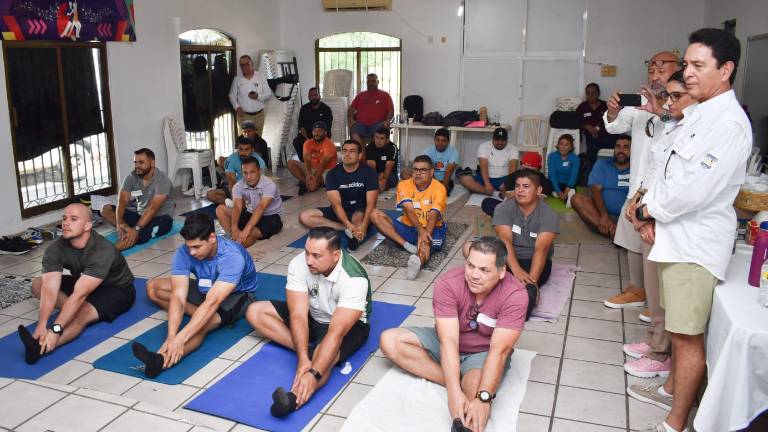 Fueron tres horas de yoga las que tuvieron los profesores de educación física.