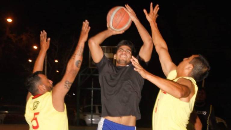 Cada semana sube la intensidad de las acciones en el Torneo de Baloncesto, en la Colonia Burócrata