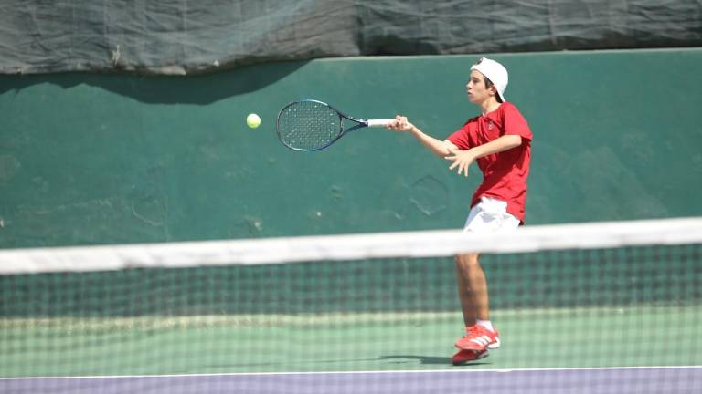 Francisco Sandoval Jr. es un referente del tenis a nivel local.