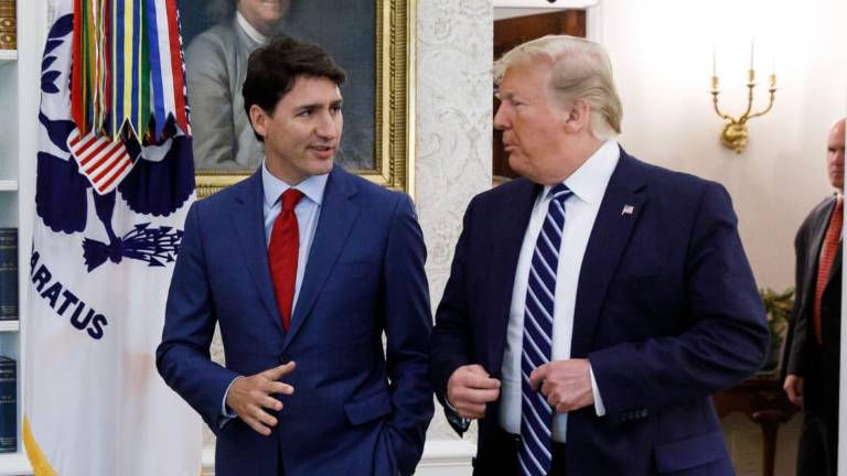 Justin Trudeau y Donald Trump conversaron luego de que este último advirtió sobre la posibilidad de imponer un arancel del 25% en EU a las exportaciones canadienses y mexicanas.