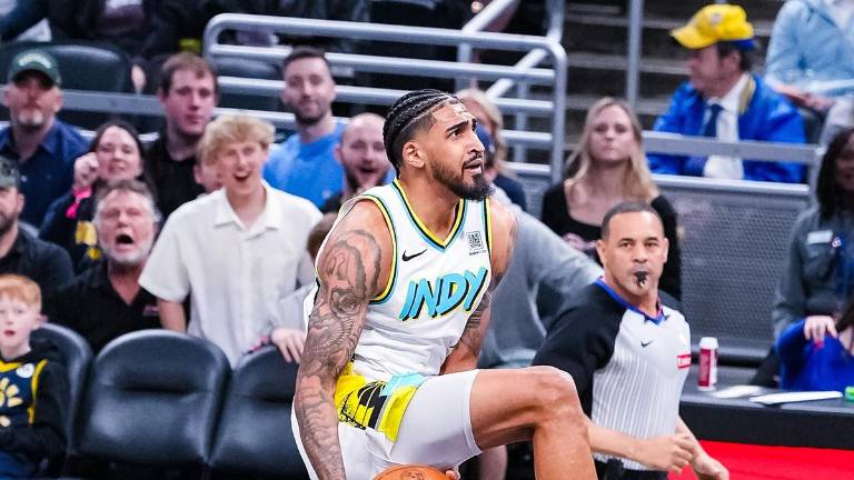 Los Pacers de Indiana ganan 114-112 .