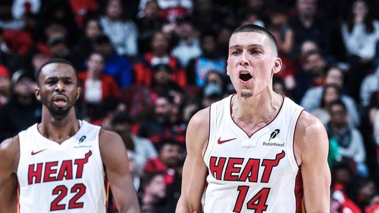 Tyler Herro brilló con 38 puntos.