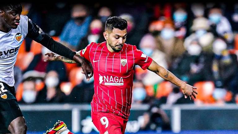 Jesús “Tecatito” Corona debuta en LaLiga española.