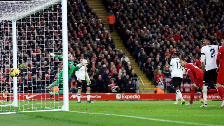 Liverpool derrota al Luton y llega a 60 puntos.