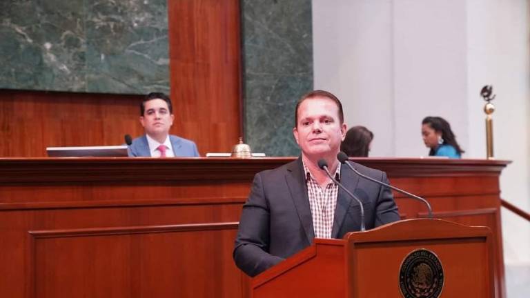 El Diputado Adolfo Beltrán considera una táctica de la defensa de Jesús Estrada Ferreiro la solicitud de sobreseimiento del juicio en su contra por presunto abuso de autoridad.