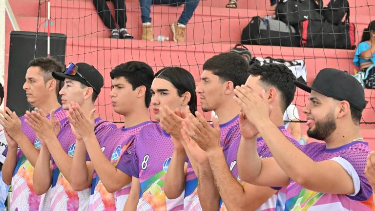 En el marco de las celebraciones del mes de la diversidad, se llevó a cabo la inauguración de la Segunda Copa “Por el Orgullo de Ser” en la cancha Martiniano Carvajal.