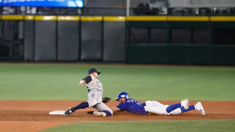 Charros supera a Sultanes.