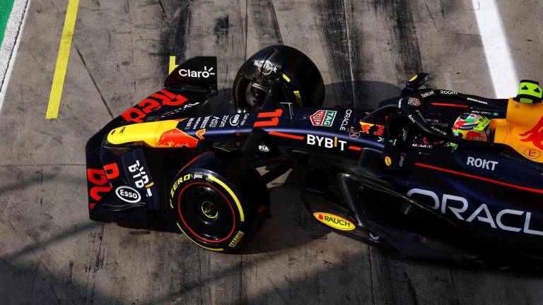 Sergio “Checo” Pérez superó en la segunda sesión a Max Verstappen.