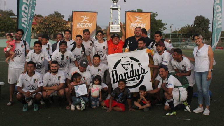 Dandy’s celebró el título de campeón de la Segunda Fuerza.
