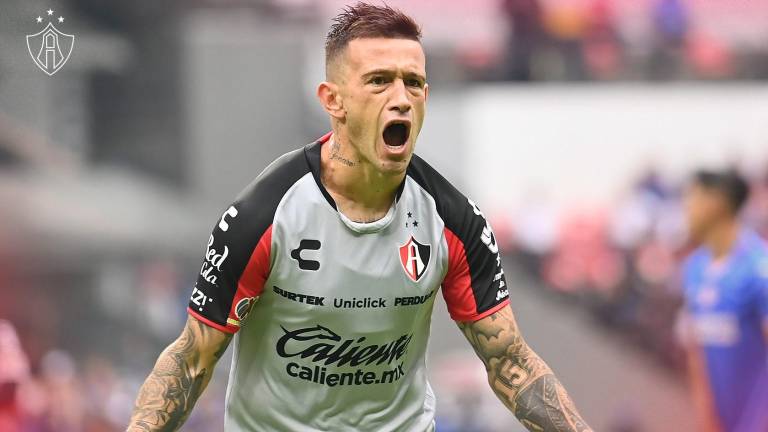 Brian Lozano marca el gol del triunfo atlista.