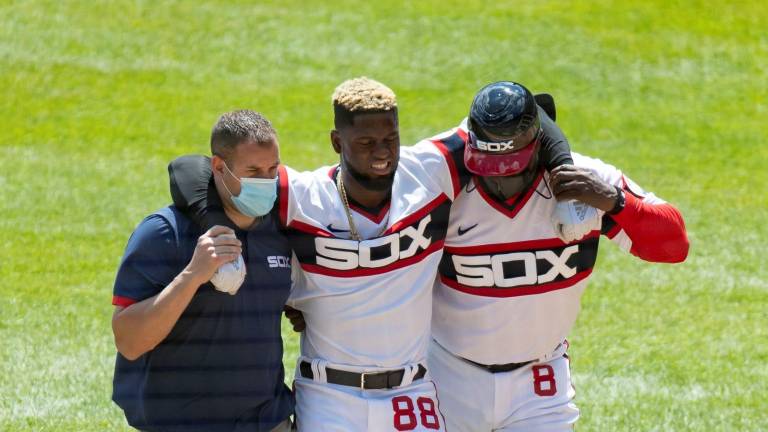 Luis Robert se lesionó en la serie ante los Indos de Cleveland.