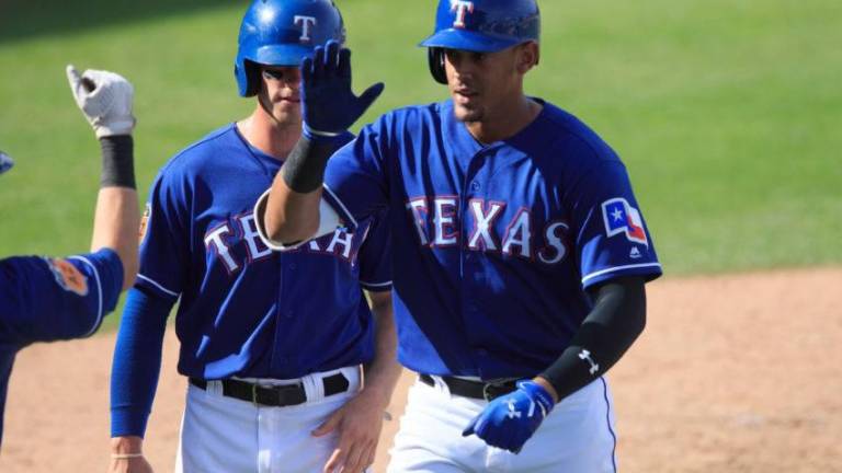 Ronald Guzmán espera que lo demostrado en pretemporada le permita ser considerado por los Rangers de Texas para la temporada regular 2021.