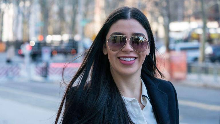 Emma Coronel se entregó en EU, pero desde 2017 ya tenía contacto con FBI, ICE y CIA, revela Proceso