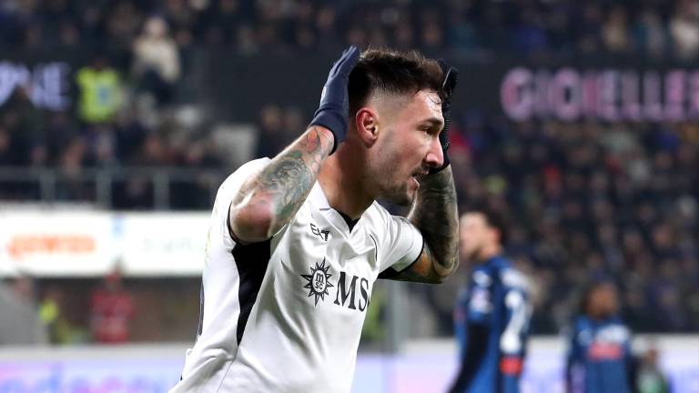 Napoli derrota al Atalanta por 3-2.