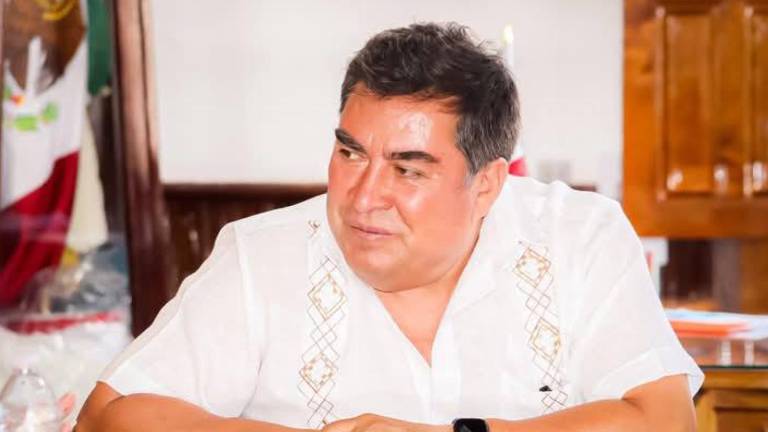 Salvador Bastida García, Alcalde de Tacámbaro, Michoacán, fue asesinado la noche del jueves cuando llegaba a su domicilio.