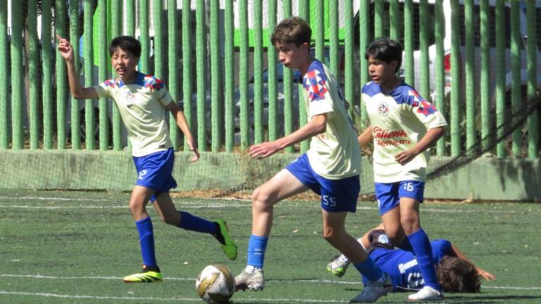 América Amarillo-Mazatlán vence a Dportenis-Mazatlán.
