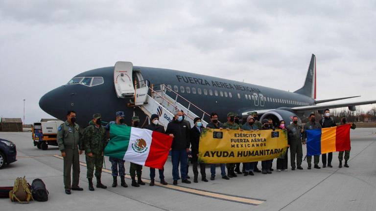 La tripulación que viajó por los mexicanos.