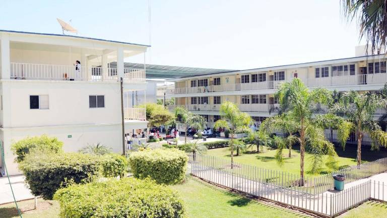 Los aspirantes a ingresar a carreras del área de la salud en la UAS podrán prepararse con los cursos para el Examen de Admisión 2025, que se realizará en mayo.