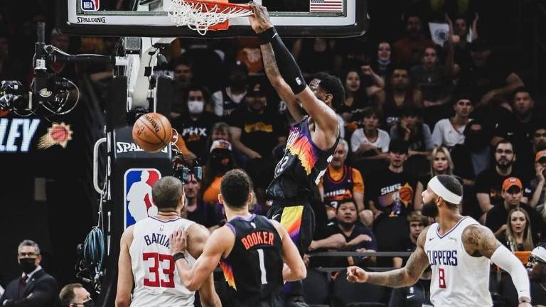 Phoenix se quedó con el triunfo en el inicio de la final de la Conferencia Oeste sobre Los Ángeles.