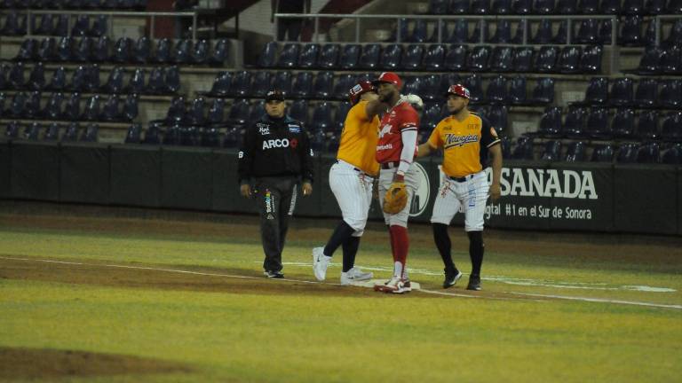 Luis Juárez empujó carrera para Mayos de Navojoa, en el inicio de la serie ante Venados de Mazatlán.