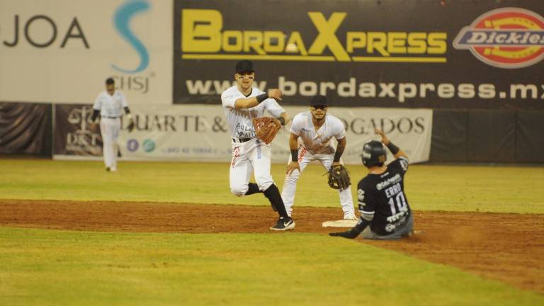 Mayos gana el primero de la serie.