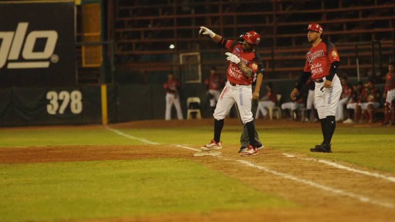 Mayos vence a Sultanes.